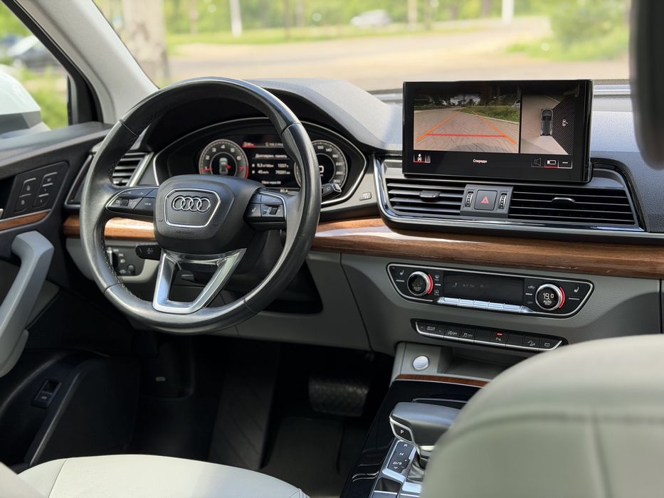 Продам AUDI Q5 Premium Plus