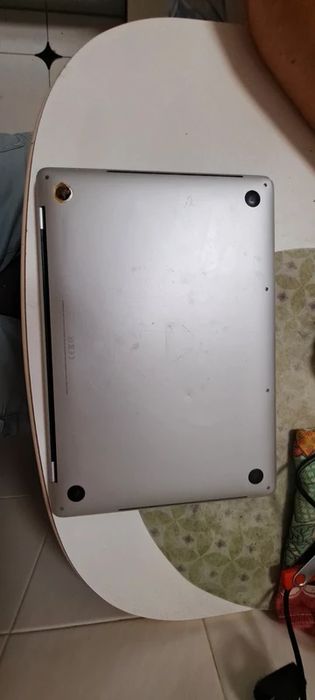 Apple MacBook Pro 2017, 512GB SSD 8GB RAM Touchbar com carregador