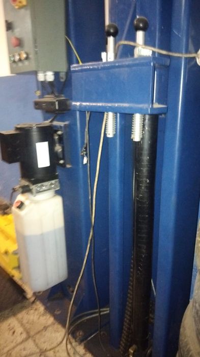 Vendo elevador 4 ton