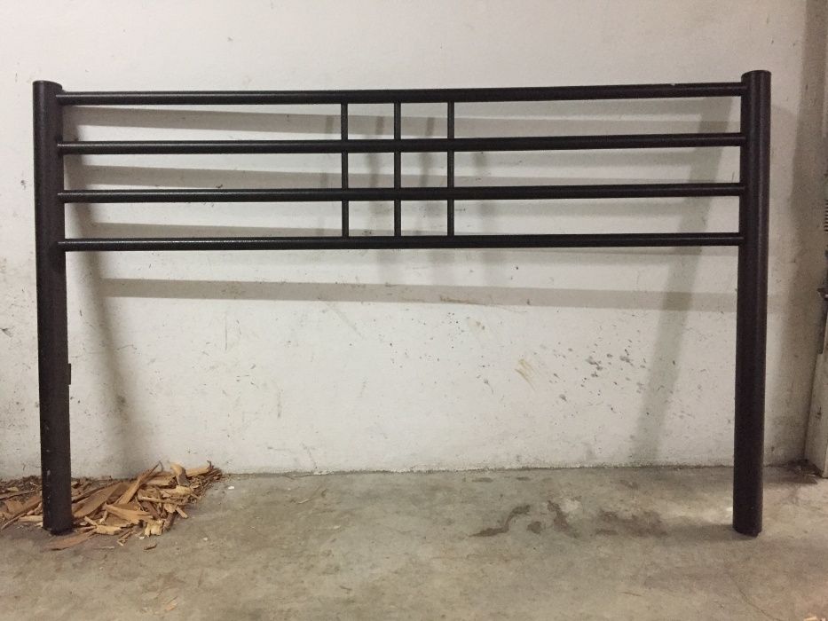 Cama de Casal em Ferro