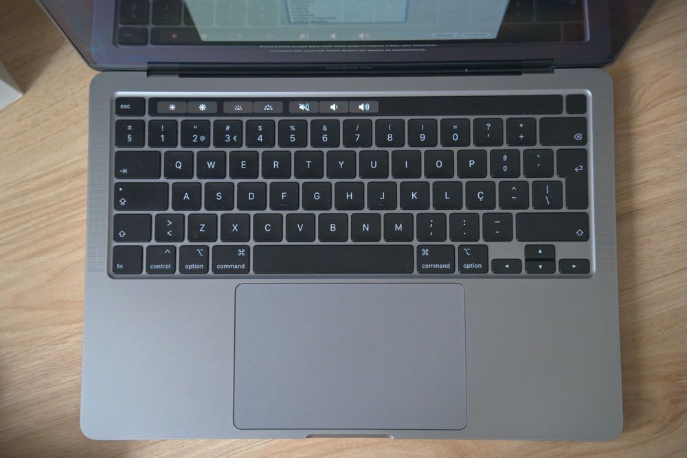 MacBook Pro 13 - 2020450802245845667841