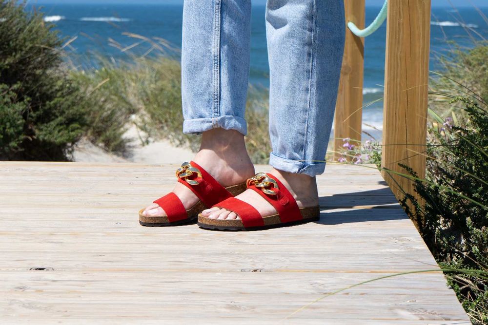 Chinelos NOVOS tam. 37