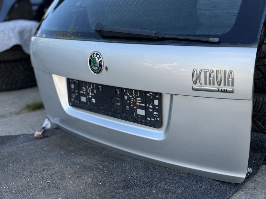 Ляда Skoda Octavia A5 кришка багажника універсал шкода октавія а5 срібна