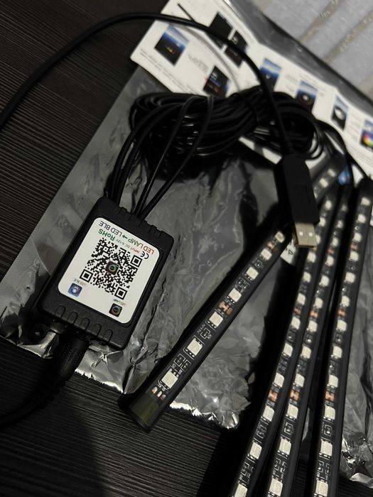 Універсальна RGB стрічка для авто з USB та управлінням з сматфона