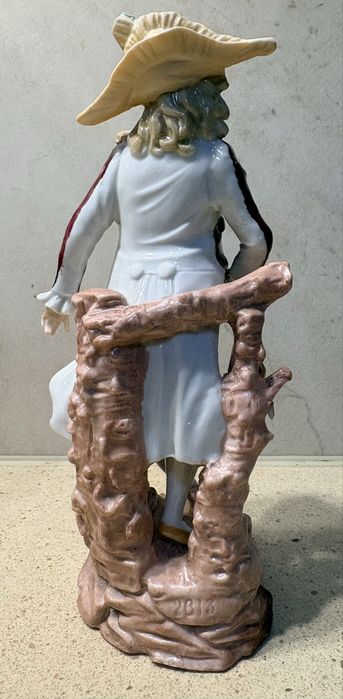 Linda antiga figura de um Galan em porcelana francesa Sec XIX