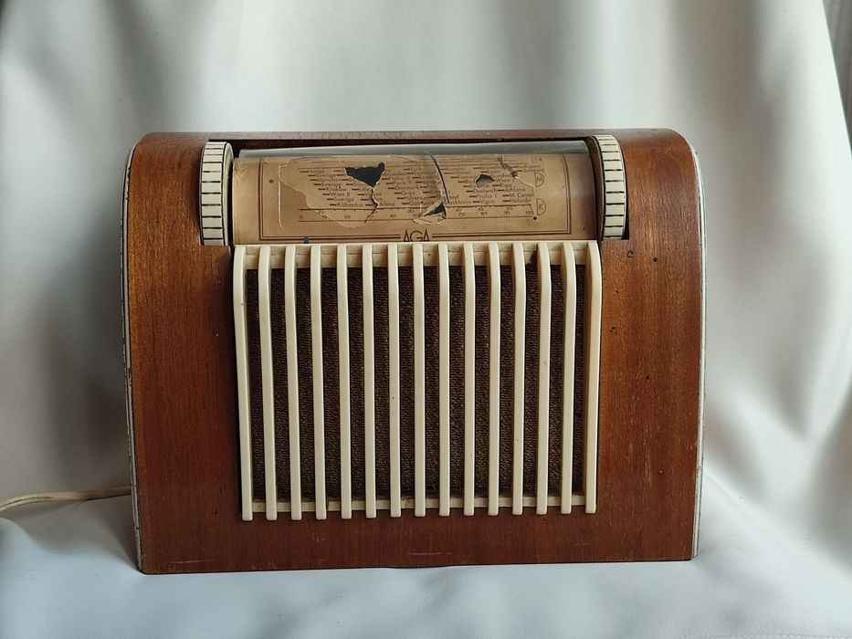 Radio vintage AGA typ 2024