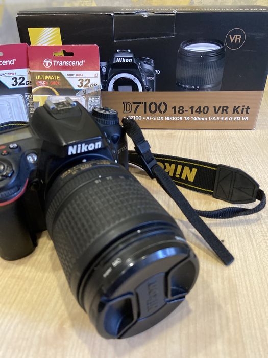 Фотоаппарат Nikon D7100  з комплектом