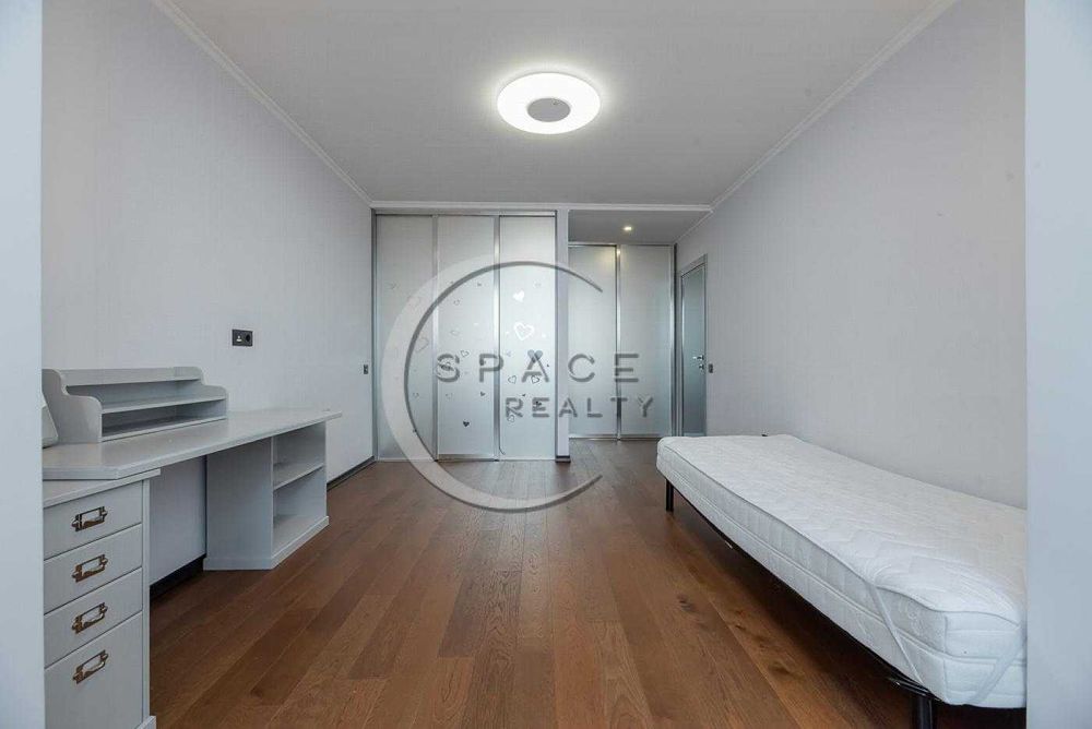 Оренда 3-кімнатної квартири 100 м2 з інвертором на 10кВт - Науки 55а