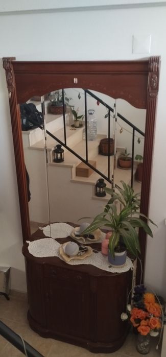 Aparador com espelho entrada ou sala