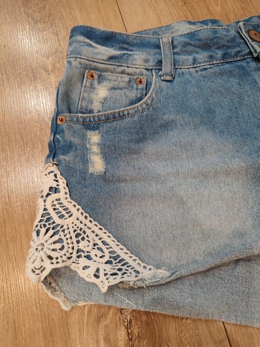 Dwie pary jeansowych spodenek rozmiar L 40