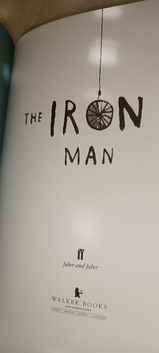Livro The Iron Man