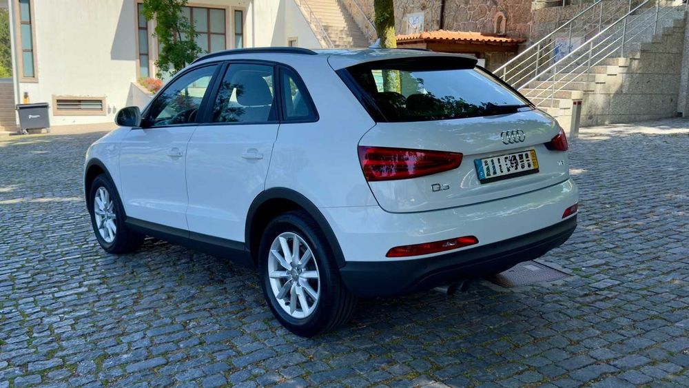 Audi Q3 2.0 TDI Sport / Nacional / Teto de abrir / 1º Registo