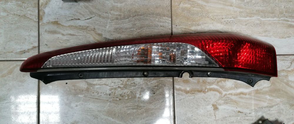 Komplet lamp tylnych Mitsubishi Lancer VII kombi