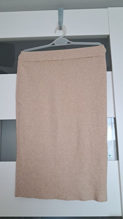 Spódnica ołówkowa beż