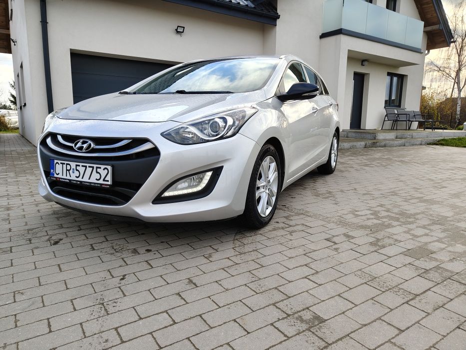 Hyundai i30 1.6 CRDI klimatyzacja alufelgi nawigacja zaniana