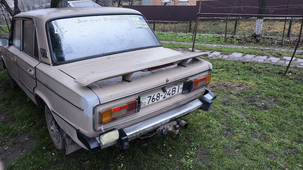 Автомобіль ВАЗ 2106