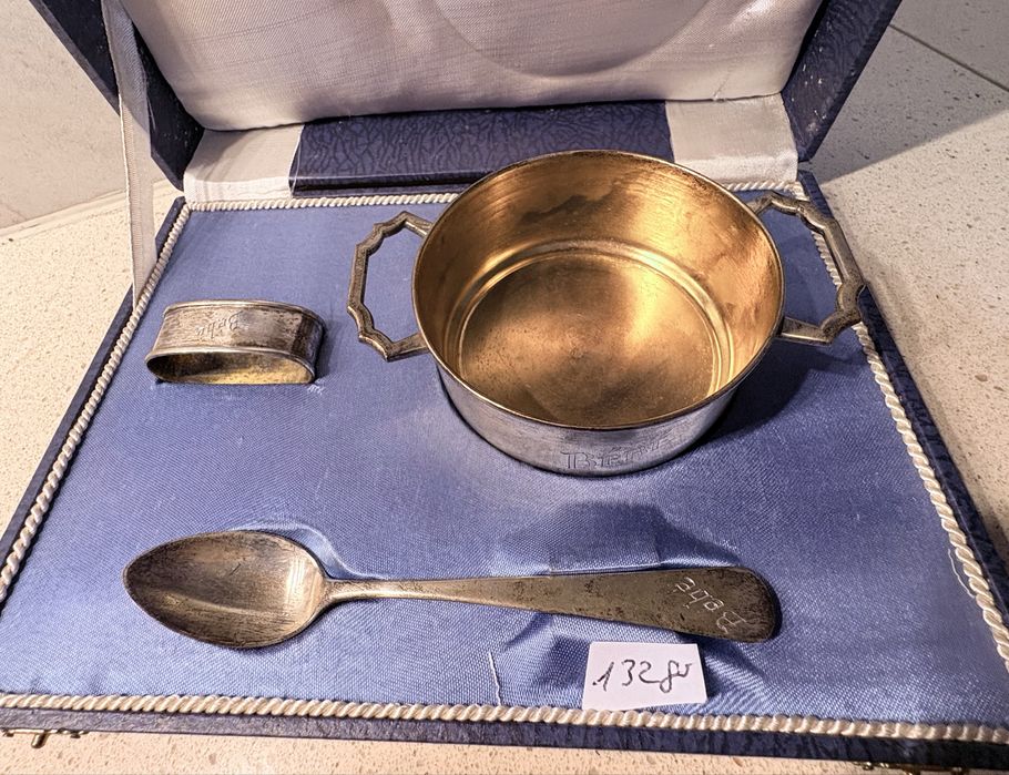 Lindo conjunto em prata portuguesa - prenda tradicional de baptizado