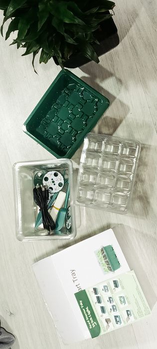 Zestaw do wysiewu roślin – Seed Starter Tray z oświetleniem LED