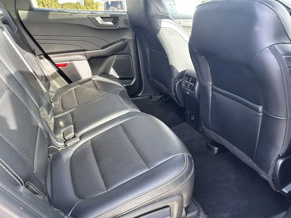 Ford Escape Hybrid Titanium      2021