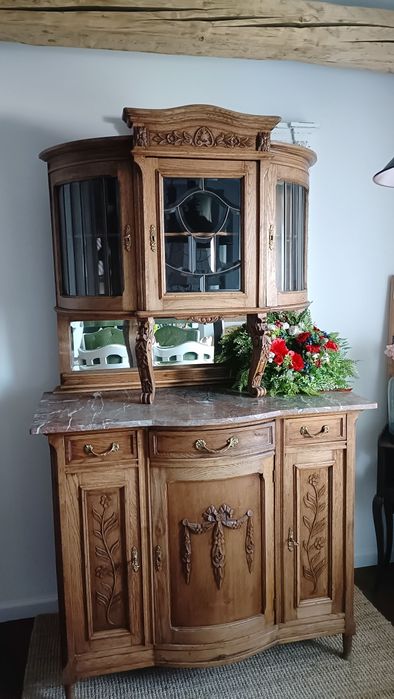 Kredens drewniany z marmurem