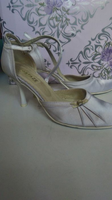 buty ślubne, białe