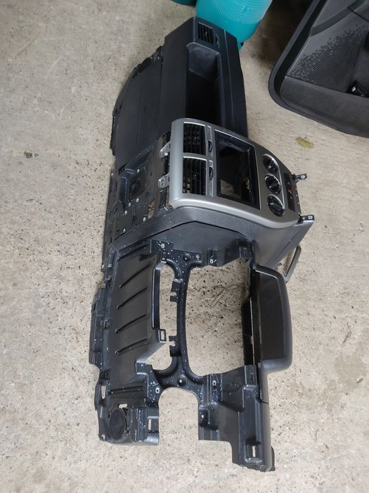 Торпедо консоль Jeep compass 07-2017