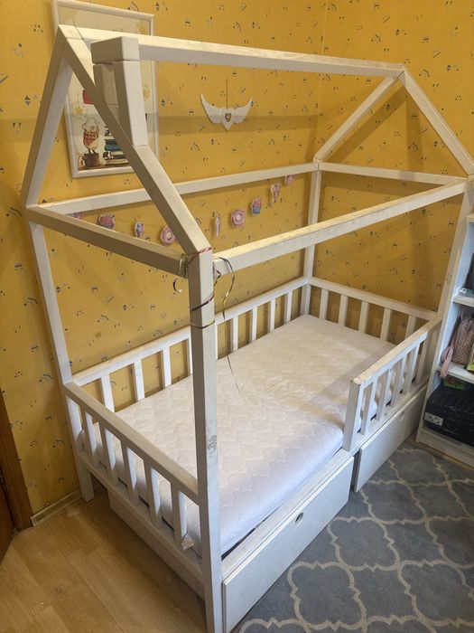 Дитяче ліжко із матрасом