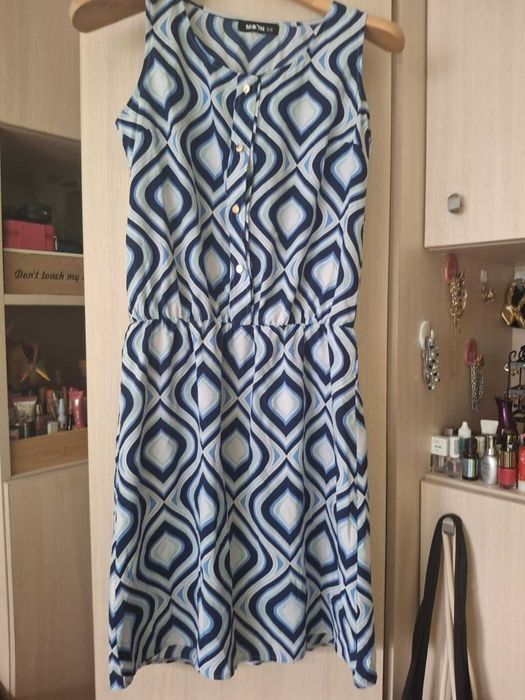 Letnia sukienka, długość midi. Rozm. S/M