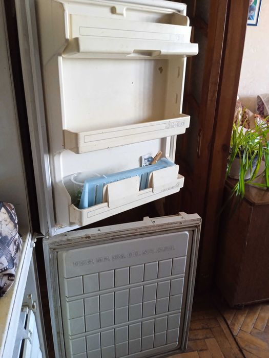 Продам холодильник