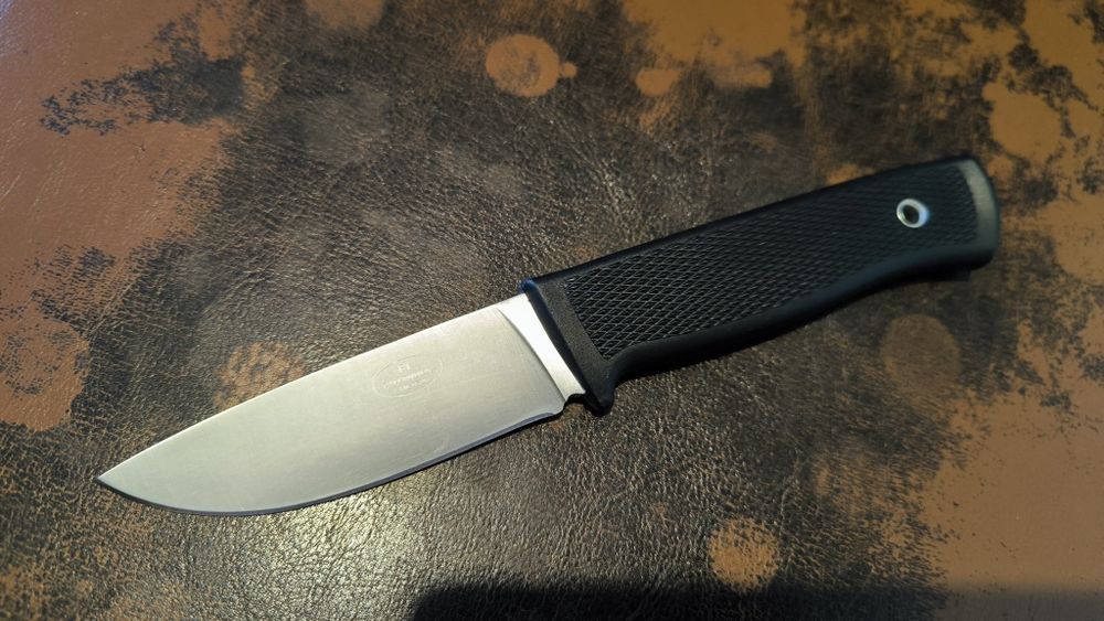 Faca tática Fallkniven F1 nova