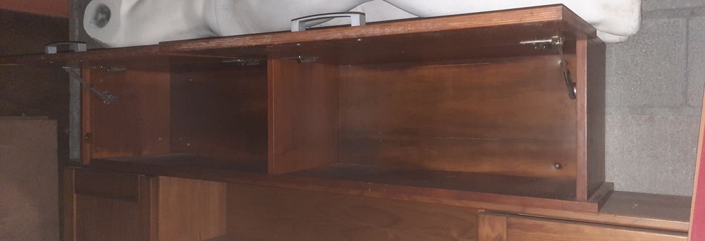 Movel de parede para arrumos