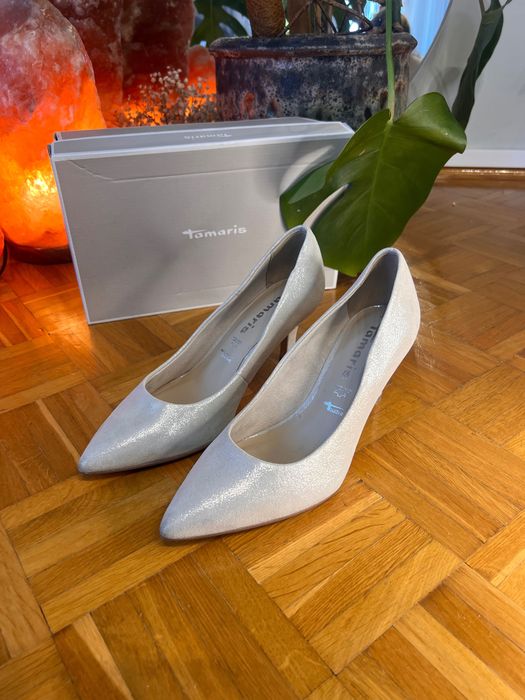 Przepiękne buty nowe błyszczące czółenka delikatny obcas