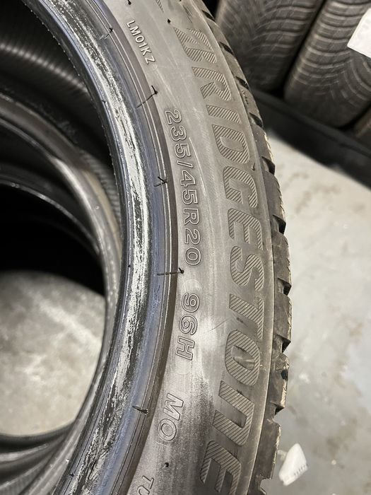 4x235/45/20 zimowe bridgestone 2021r