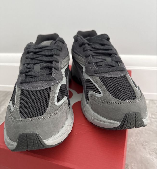Кросівки Puma Teveris Nitro у розмірі EU 42,5 (US 9,5), довжина устілки 27,5см.