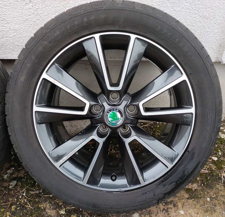 Felgi z oponami Skoda SuperB Octavia Yeti 7x17  ET45 5x112