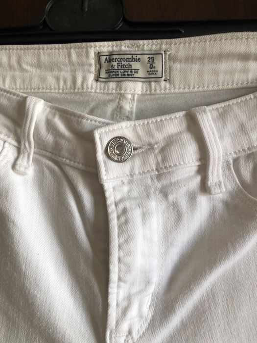 Calça de ganga branca Abercrombie tam 36
