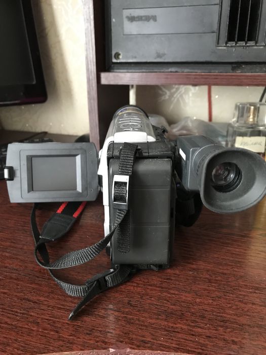 Видеокамера JVC GR-SXM260U Compact VHS Camcorder 700x Digital Zoom