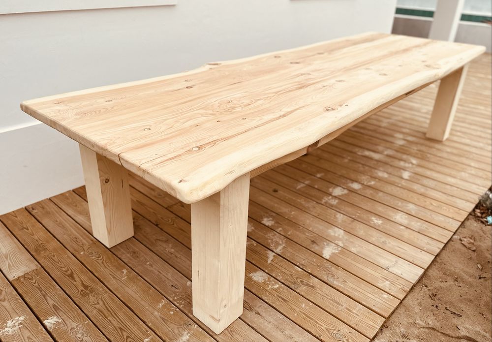 Mesa rústica de cedro