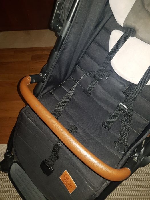 Carrinho de bebê em muito bom estado