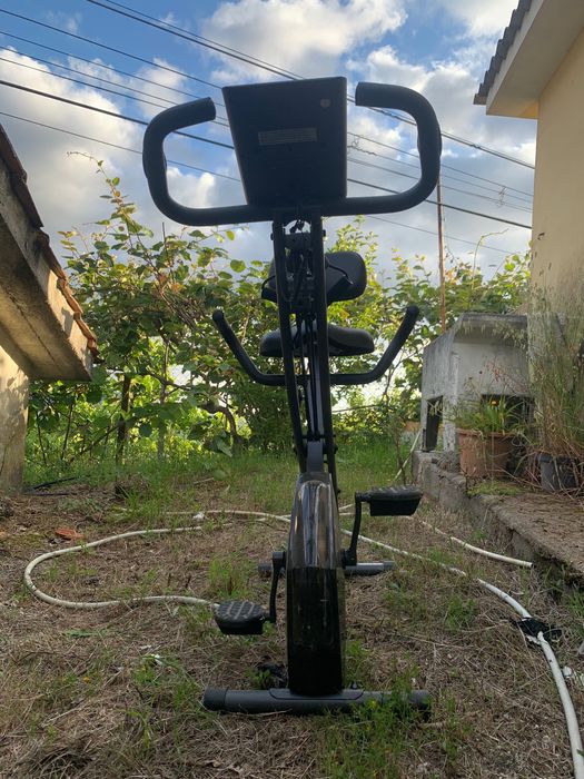 Máquina de exercício físico