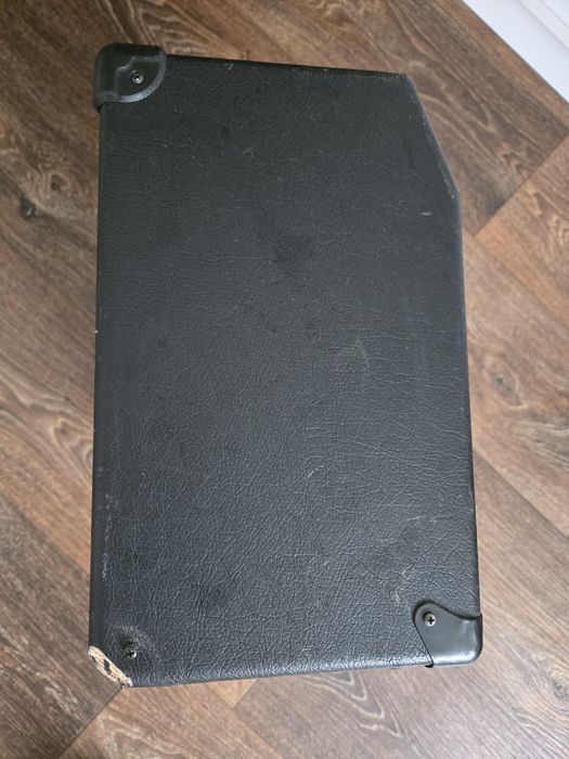 Комбопідсилювач YAMAHA F-20