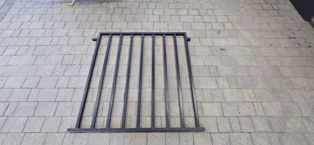 Секції металевої огорожі