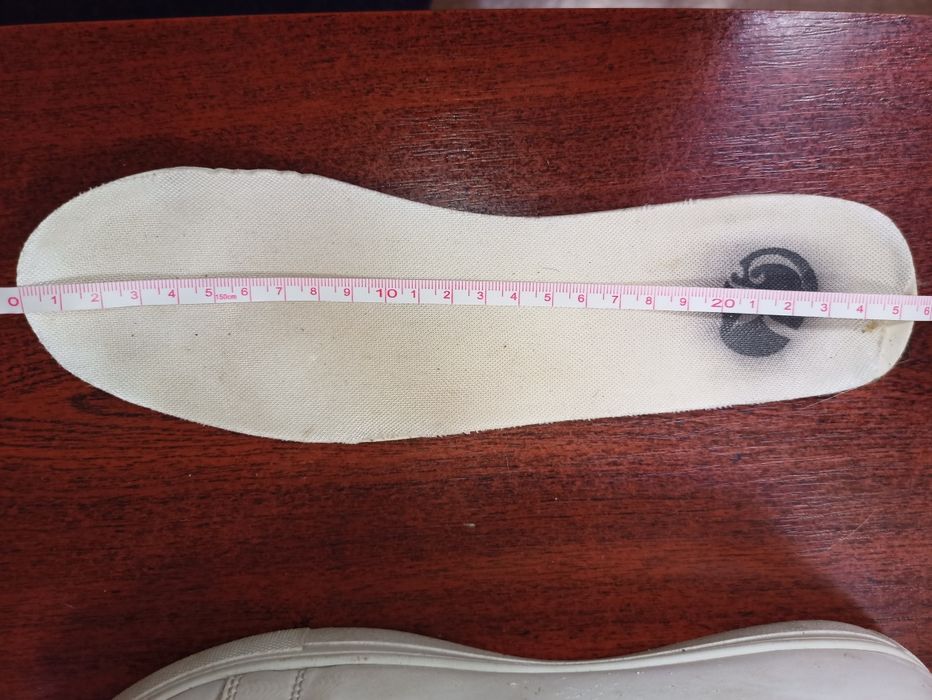 Кеди жіночі білі