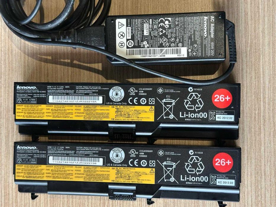 Venda de carregador e baterias de marca lenovo.