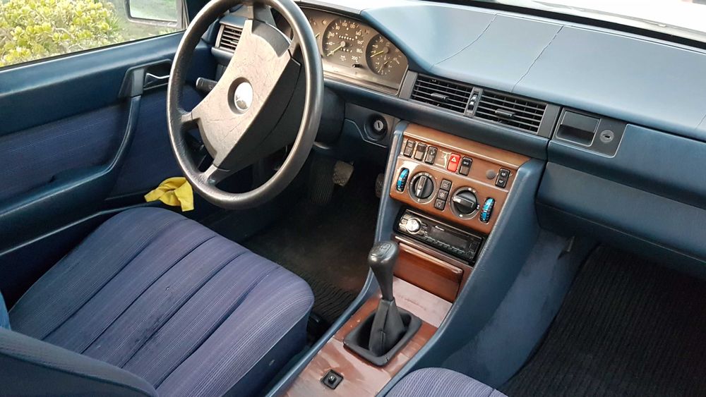 Mercedes Benz 250TD 124W