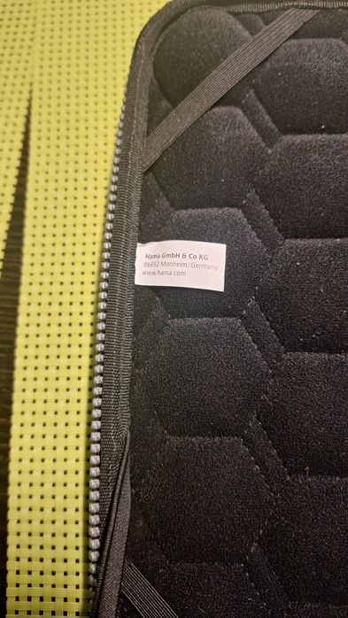 Etui na laptop Hama.