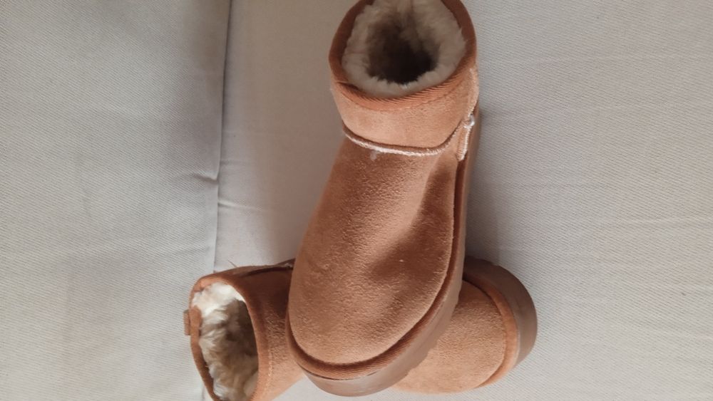 Продається зимові угги