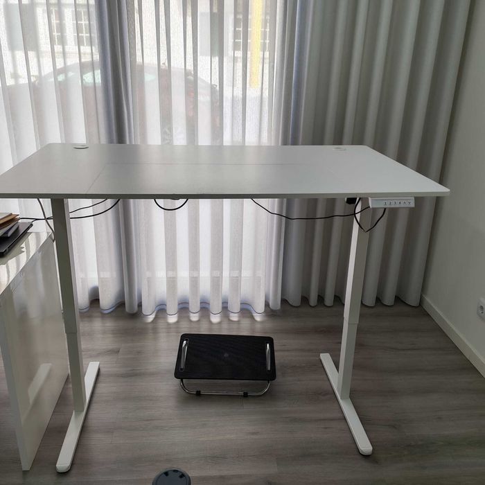 Secretária elétrica elevável 140x80