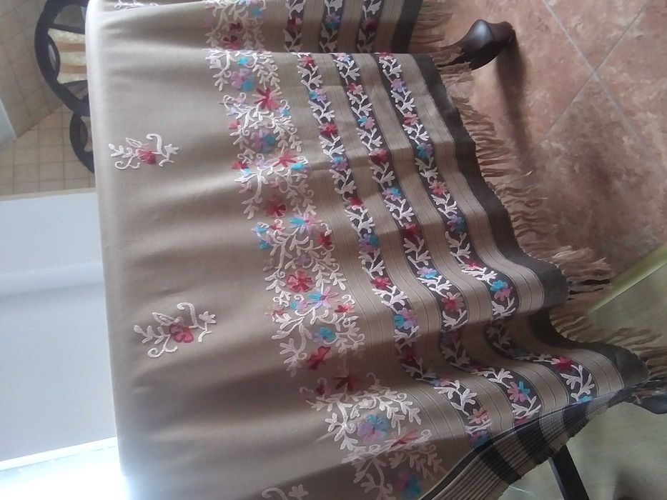 Obrus haftowany, kwiaty, Afganistan