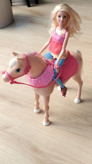 Barbie cavaleira com o seu cavalo (da Mattel)